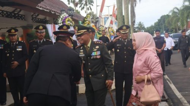 Dandim 0601/Pandeglang Hadiri HUT Ke 79 Bhayangkara di Alun-alun Pandeglang