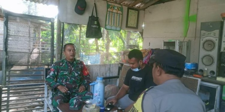 Jalin Silaturahmi Dengan Warga Babinsa Koramil 0101/Pandeglang Anjangsana Di Desa Binaan