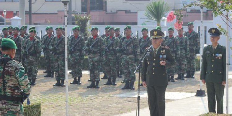 Di taman Makam Cihaseum, Dandim Letkol Inf. Suryanto Pimpin Ziarah Nasional HUT Ke-78 TNI