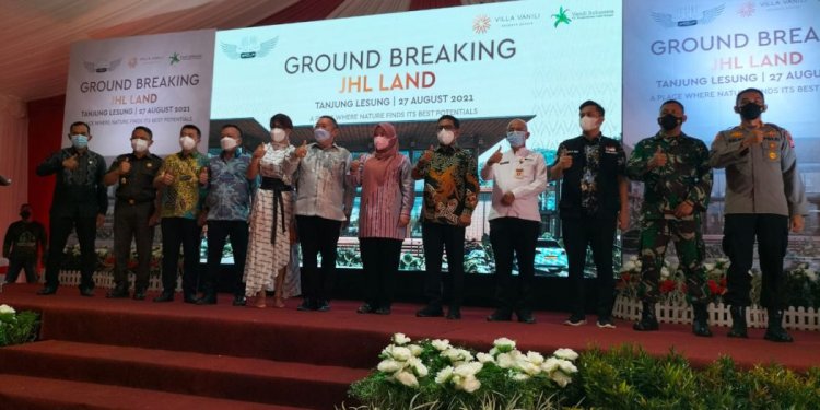 Dandim 0601 Letkol Kav. Dedi Setiadi bersama Kapolres Mendampingi Bupati Pandeglang Hadiri Kegiatan Ground Breaking Villa Vanili Dan Vaksinasi