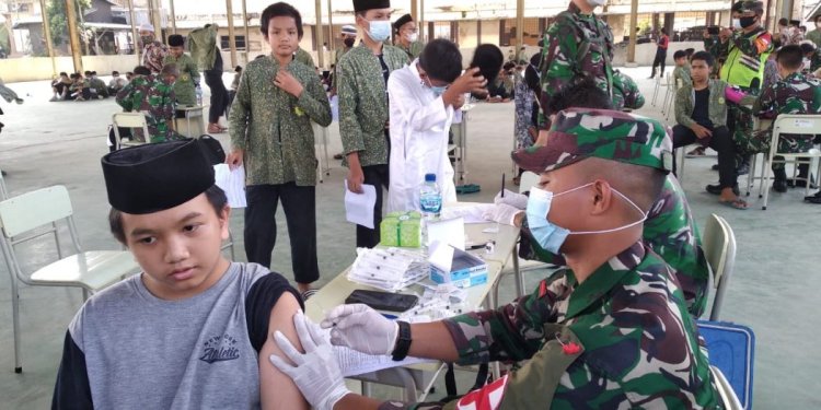 Kodim 0601/Pandeglang Tingkatkan Pencapaian Herd Immunity Dilingkungan Ponpes