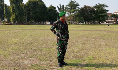 Jelang Upacara HUT Ke-80 RI Danramil 0106/Menes Kodim 0601/Pandeglang, Laksanakan Gladi