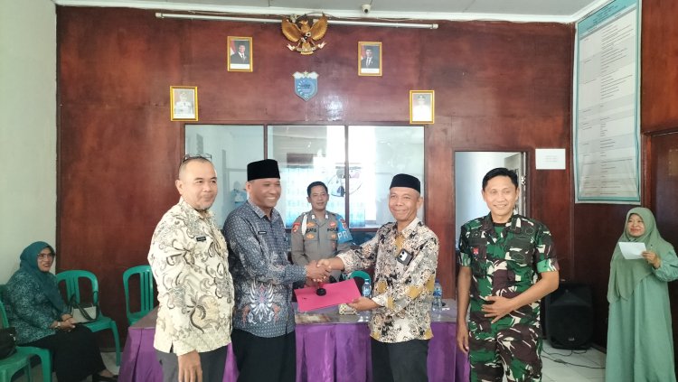 Danramil 0111/Pagelaran Kodim 0601/Pandeglang Hadiri Sertijab Kepala Desa Di Dua Kecamatan Pagelaran dan Patia