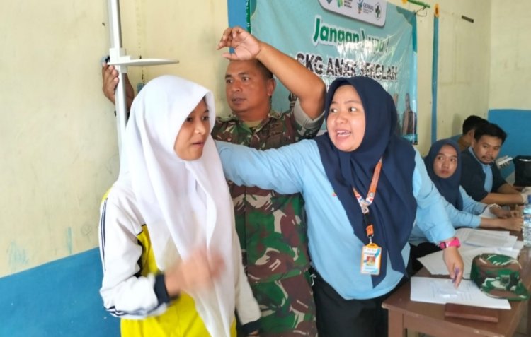 Koramil 0111/Pagelaran Dampingi Kegiatan Cek Kesehatan Gratis UPT Puskesmas Patia 2025