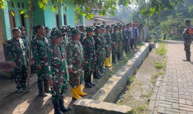 Komandan SSK TMMD ke-126 Laksanakan Apel dan Pengecekan Kesehatan Anggota Satgas Sebelum Bekerja