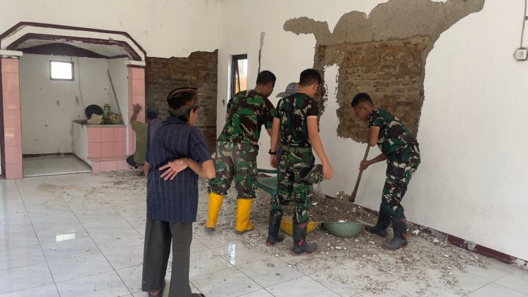 Satgas TMMD ke-126 Kodim 0601/Pandeglang Laksanakan Perehaban Musholla di Kampung Balado, Wujud Nyata Kepedulian TNI terhadap Sarana Ibadah Masyarakat