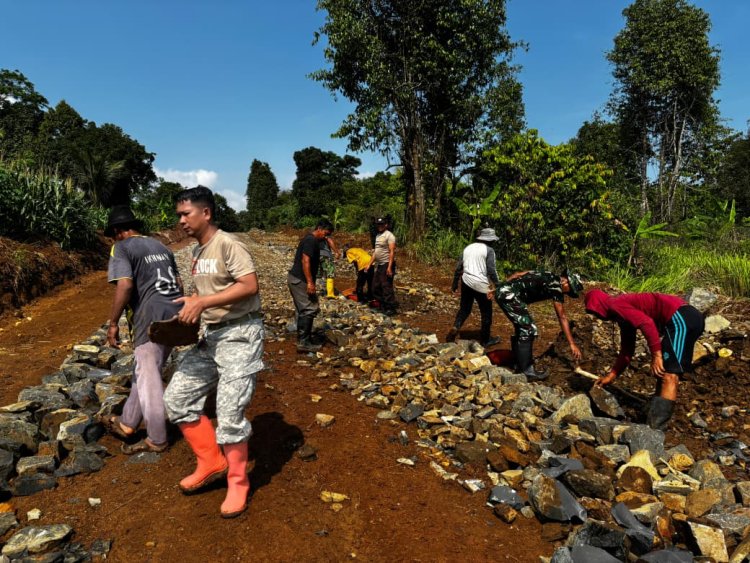 Satgas TMMD ke-126 Kodim 0601/Pandeglang Terus Pacu Pekerjaan Pembukaan dan Pengerasan Jalan Demi Tingkatkan Aksesibilitas Warga Desa