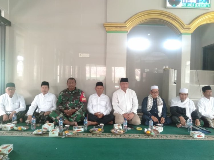 Babinsa Koramil 0102/Cadasari Hadiri Pengajian Rutin MUI Kecamatan Koroncong, Pererat Silaturahmi dan Ukhuwah Islamiyah