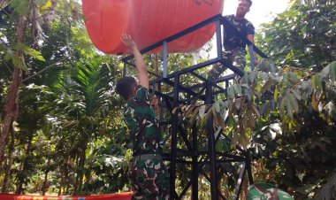 Satgas TMMD ke-126 Kodim 0601/Pandeglang Laksanakan Pemasangan Tower Toren Air Sumur Bor di Kampung Kadu Karo, Desa Cikeuntrung