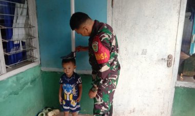 Sertu Yadi Subagja Babinsa Desa Babakan Kalanganyar Bersama Tenaga Kesehatan Laksanakan Kegiatan Posyandu di RW 01 Pasir Nangka