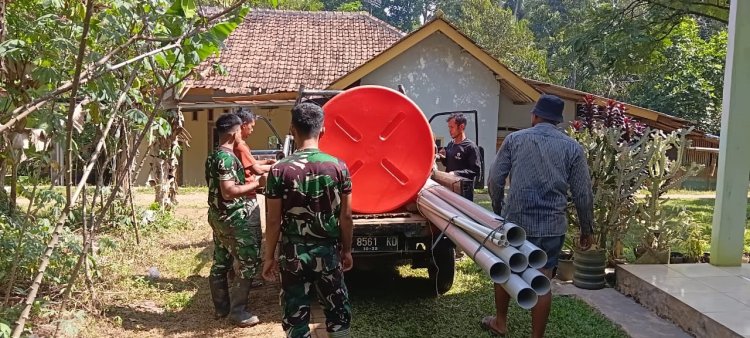 Satgas TMMD ke-126 Kodim 0601/Pandeglang Laksanakan Persiapan Pemasangan Toren Air di Lokasi Sumur Bor Titik ke-3