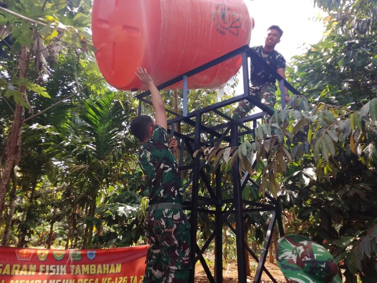 Satgas TMMD ke-126 Kodim 0601/Pandeglang Laksanakan Pemasangan Tower Toren Air Sumur Bor di Kampung Kadu Karo, Desa Cikeuntrung
