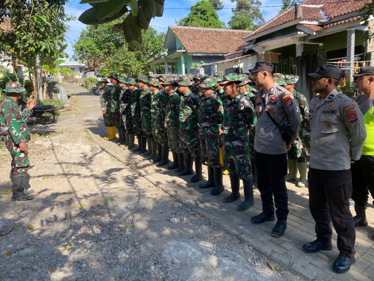 SATGAS TMMD KE-126 KODIM 0601/PANDEGLANG  Hari ke-27, Satgas TMMD ke-126 Laksanakan Apel Pengecekan Kesehatan dan Evaluasi Sebelum Masuk ke Aktivitas Sektor Masing-Masing