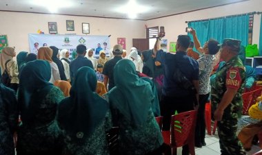 Serka Butono, Babinsa Koramil 02/Cadasari melaksanakan Pengamanan dan Dampingan Kunjungan Kerja Bupati Pandeglang dalam Rangka Penyerahan Pemberian Makanan Tambahan (PMT)