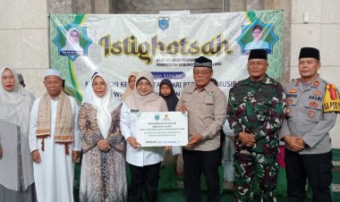 Kapten Inf Sugeng Rohmad Riadi pasi pers Kodim 0601/Pandeglang Hadiri Istigosah dan Penyerahan Santunan di Masjid Agung Ar-Rahman