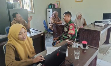 Sertu Dadan Sumpena Babinsa Koramil 0102/Cadasari Laksanakan Komsos dan Sosialisasi Larangan Petasan Jelang Tahun Baru 2026 di Desa Karangsetra