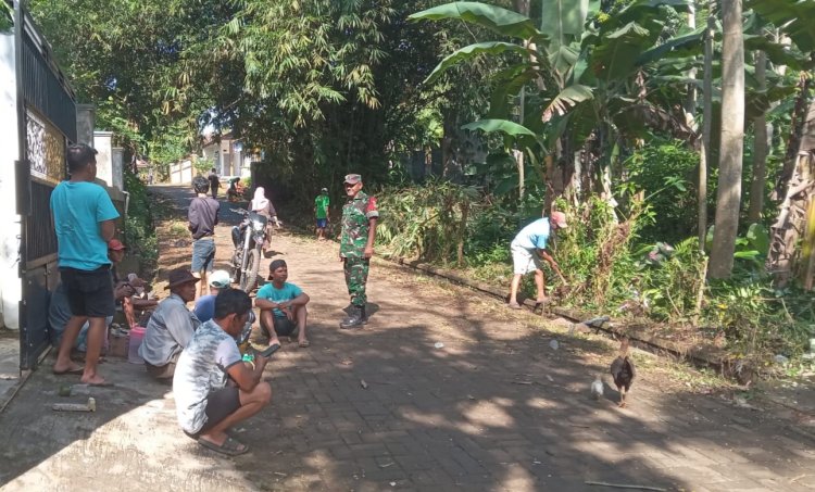 KORAMIL 0110/LABUAN JUMAT BERSIH DI DESA RANCATEREUP