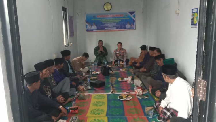Danramil dan Babinsa Koramil 0105/Mandalawangi Hadiri Musyawarah Desa Pembahasan RAPBDes Tahun Anggaran 2026
