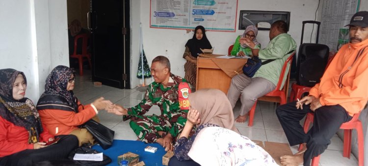 Babinsa Ramil 0105/Mdl Laksanakan Komsos Bersama Kader Desa Pandat dalam Monitoring Pendataan Ibu Hamil dan Menyusui