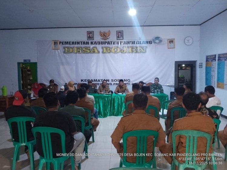 Babinsa Koramil Cigeulis Hadiri Monitoring dan Evaluasi Kecamatan Sobang di Desa Bojen