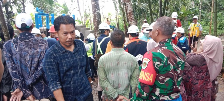 DANRAMIL DAN BABINSA KORAMIL 0105/MANDALAWANGI HADIRI DAN AMANKAN PERESMIAN PEMBANGUNAN SALURAN IRIGASI DAN BENDUNGAN CISEPUAN DESA PANDAT