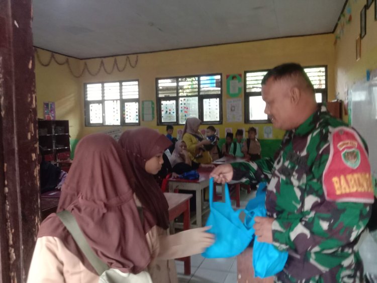 BABINSA KORAMIL 07/SAKETI LAKSANAKAN PENDAMPINGAN PROGRAM MAKAN BERGIZI GRATIS (MBG) DI KECAMATAN SAKETI