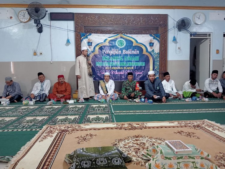 Babinsa Koramil 0115/Cimanggu Hadiri Pengajian Rutin Bulanan di Masjid An-Nur Basisir