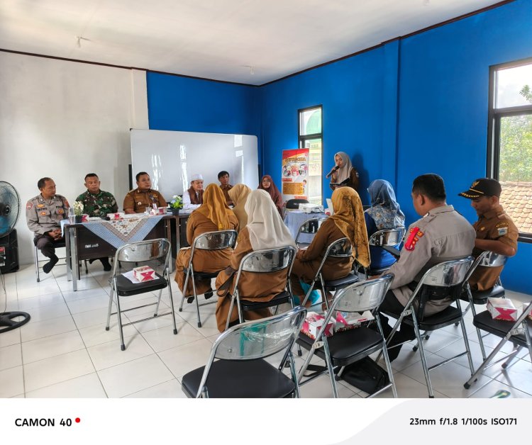 Danramil 0104/Cimanuk Hadiri Kegiatan Lokakarya Mini (Lokmin) di Balai DP2AKBP3A Kecamatan Cimanuk