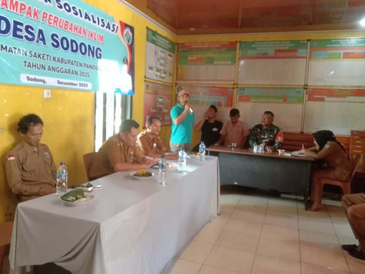 Babinsa Koramil 0107/Saketi Hadiri Sosialisasi Dampak Perubahan Iklim di Desa Sodong