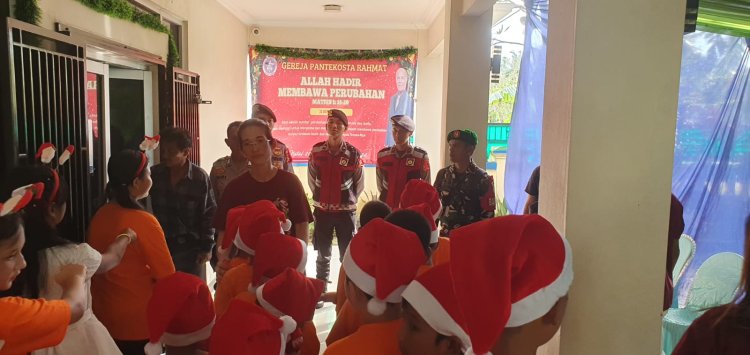 Anggota Babinsa Koramil 0110/Labuan Laksanakan Pengamanan Ibadah Natal di Gereja Pantekosta Rahmat Carita