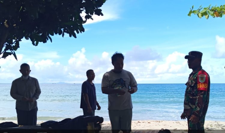 Babinsa Koramil 0115/Cimanggu Laksanakan Pemantauan Obyek Wisata Pantai Daplangu di Kecamatan Sumur