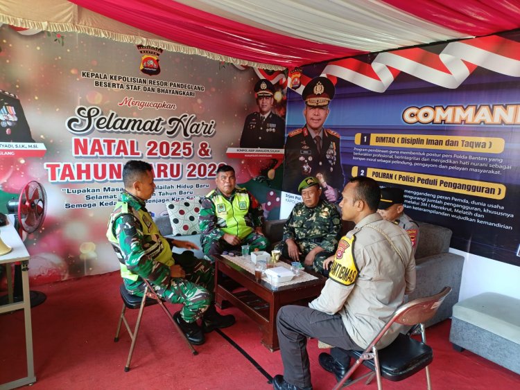 Personel TNI–Polri Laksanakan Pengamanan Terpadu Perayaan Natal 2025 dan Tahun Baru 2026 di Pos Yan Carita