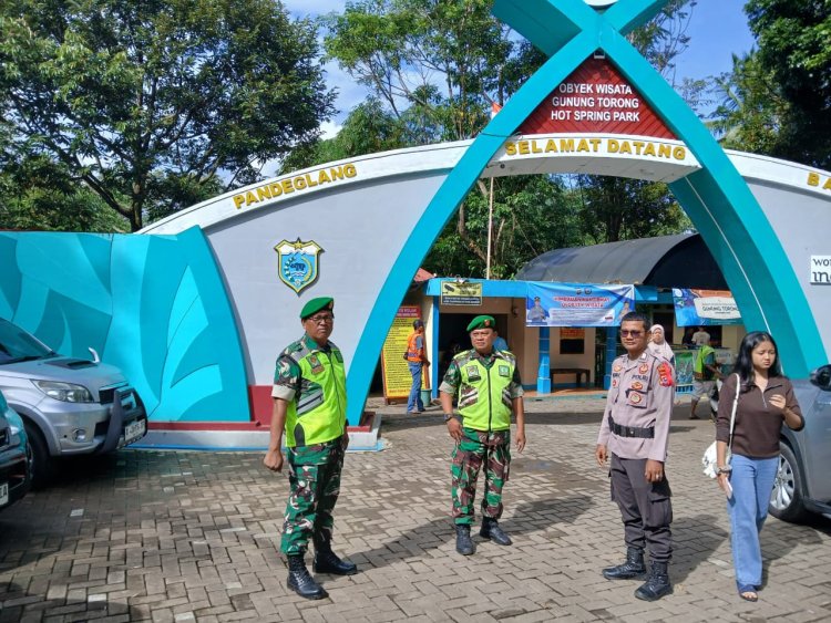 Anggota Babinsa Koramil 0103/Banjar Laksanakan Pengamanan SPBU dan Tempat Wisata Jelang Natal 2025 dan Tahun Baru 2026