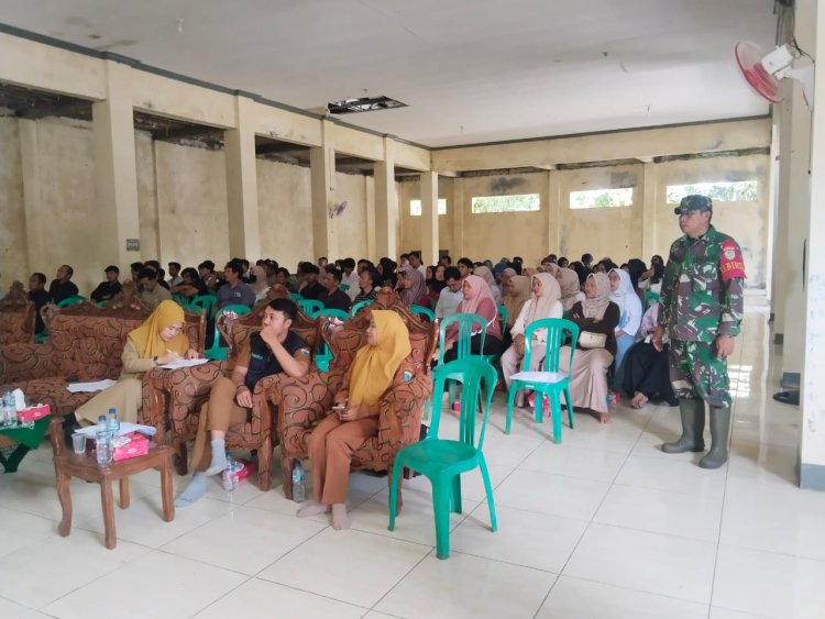 Anggota Babinsa Koramil 0107/Saketi Hadiri dan Amankan Bimbingan Teknis Penjamah Makanan Program Makan Bergizi Gratis Tahun 2025