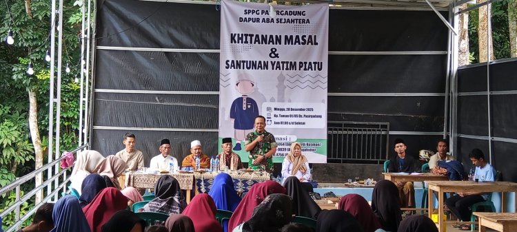Koramil 0111/Pagelaran Hadiri Khitanan Massal dan Santunan Anak Yatim di Desa Pasirgadung Patia