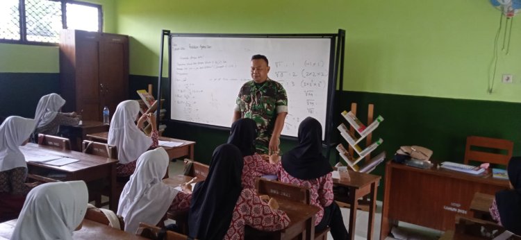 Danramil 0104/Cimanuk Beserta Anggota Babinsa Hadiri Tasyakuran SDN Rocek 2 Cimanuk Usai Rampungnya Program Rehabilitasi dan Revitalisasi Pendidikan Tahun 2025