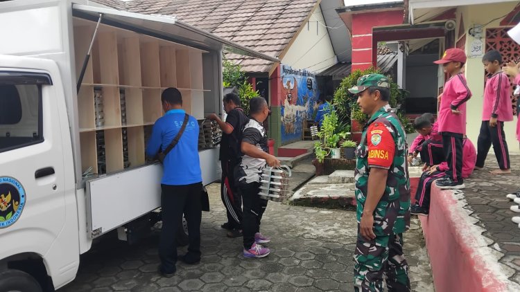 Kopka Dede Haryadi Babinsa Koramil 0102/Cadasari Laksanakan Komsos dan Pendampingan Penyaluran Program Makan Bergizi Gratis di SPPG Yayasan Pondok Pesantren Kaungcaang