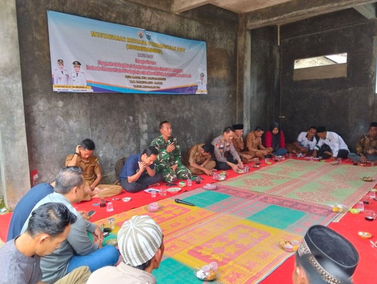 Kapten Inf Supriatin Danramil 0105/Mandalawangi Hadiri MUSREMBANGDES Desa Ramea TA 2027