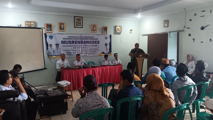 Peltu Bahtiar Batuud dan Babinsa Koramil 0107/Saketi Hadiri Musrenbangdes Desa Sindanghayu Bahas Pembangunan TA 2027