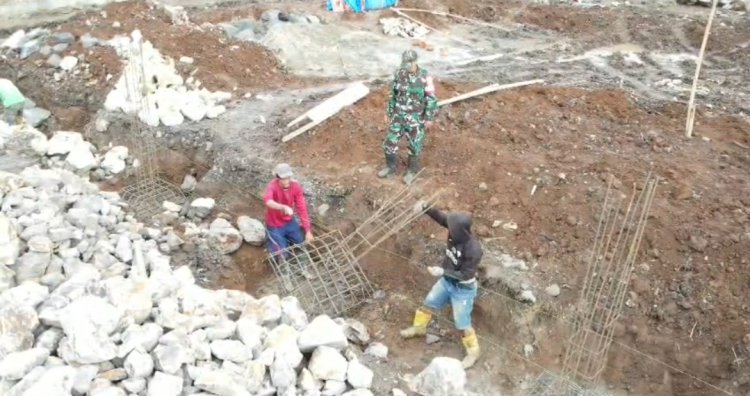 Babinsa Koramil 0102/Cadasari Laksanakan Monitoring Pembangunan KDKMP di Kelurahan Pagadungan
