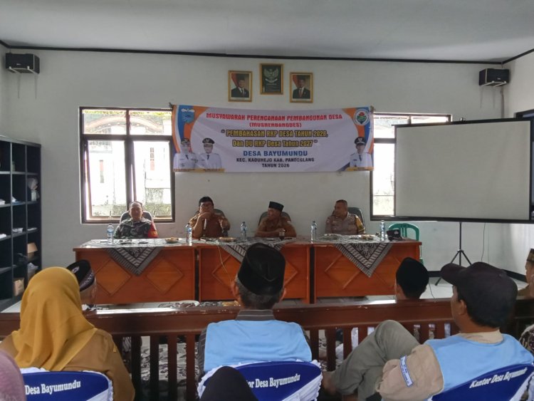 Babinsa Koramil 0103/Banjar Hadiri dan Amankan Pelaksanaan Musrenbangdes Desa Bayumundu TA 2026