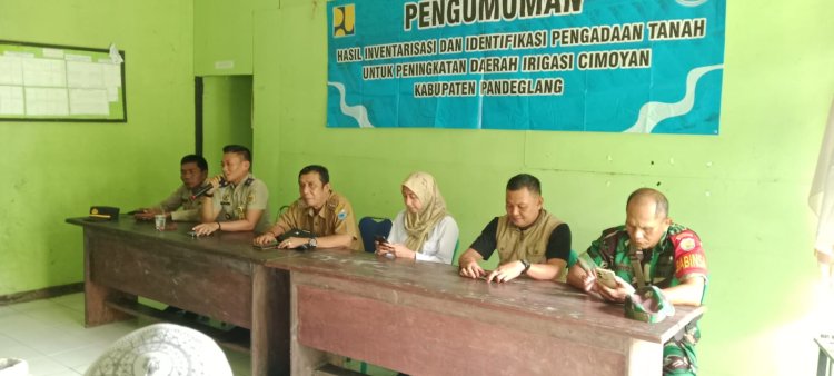 Babinsa Koramil 0111/Pagelaran Hadiri Pengumuman Hasil Inventarisasi dan Identifikasi Pengadaan Tanah Peningkatan Irigasi Cimoyan