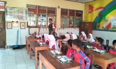 Babinsa Koramil 0106/Menes Laksanakan Pendampingan Penyaluran MBG di SPPG Pandeglang – Cikedal Cening