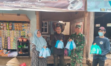Serka Holil Babinsa Koramil 0107/Saketi Dampingi Penyaluran Program Makan Bergizi (MBG) dari Yayasan Imadul Manarus Syuub di Wilayah Kecamatan Saketi