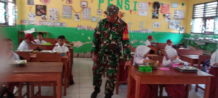 Pendampingan Program Makan Bergizi Gratis (MBG) oleh Babinsa Koramil 0105/Mandalawangi