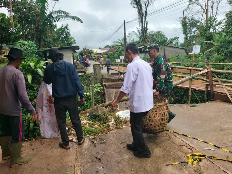 KORAMIL 0105/MANDALAWANGI – KEGIATAN JUM'AT BERSIH