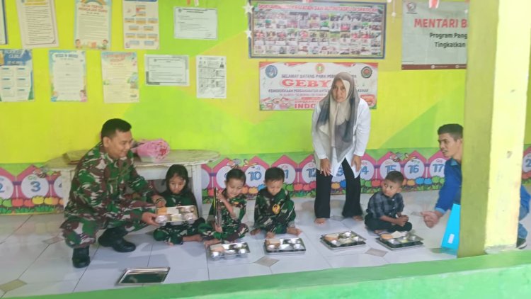 Pendampingan Penyaluran Makan Bergizi Gratis (MBG) oleh Babinsa Koramil 0107/Saketi