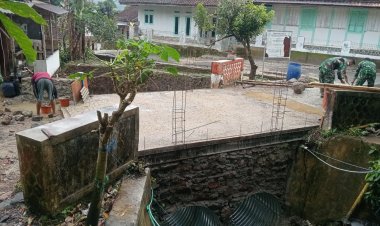 Babinsa Koramil 0105/Mandalawangi Laksanakan Monitoring Pembangunan Jembatan ARMCO di Desa Ramea