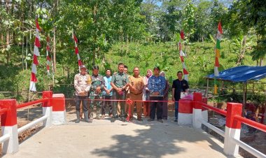 Sinergi Prajurit TNI AD Bangun Jembatan Perintis Garuda, Akses Warga Sinarjaya Terbuka
