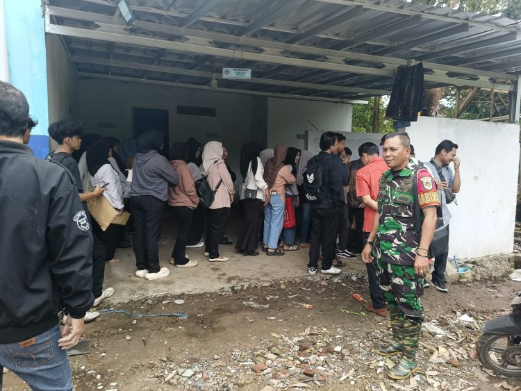 Pendampingan Babinsa Koramil 0103/Banjar Pada Kegiatan Penerimaan Karyawan MBG di Desa Banjar
